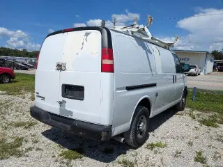 Chevrolet Express 2011 2500 3dr Cargo Van con 1WT