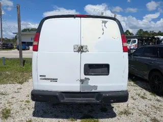 Chevrolet Express 2011 2500 3dr Cargo Van con 1WT