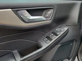Ford Escape Hybrid 2021 SE 4p SUV