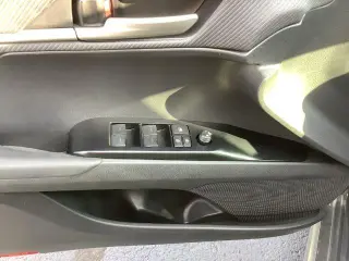 Toyota Camry 2025 AWD SE Sedán 4p.