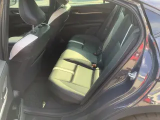 Toyota Camry 2025 AWD SE Sedán 4p.