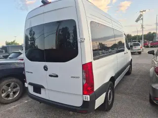 Mercedes-Benz Sprinter 2025 2500 3p 144 in. WB Furgoneta de pasajeros (2.0L I4)