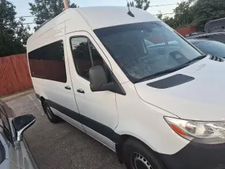 Mercedes-Benz Sprinter 2025 2500 3p 144 in. WB Furgoneta de pasajeros (2.0L I4)