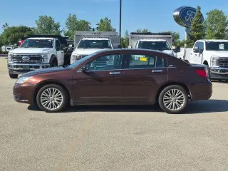 Chrysler 200 2013 Limited 4p Sedan