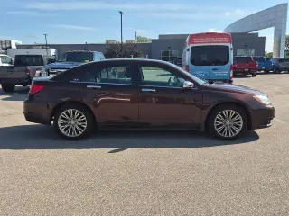 Chrysler 200 2013 Limited 4p Sedan