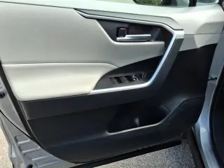 Toyota RAV4 2019 AWD XLE 4p SUV