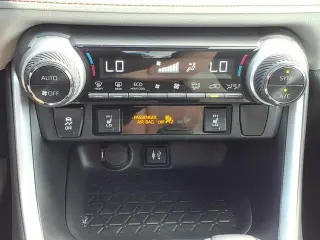 Toyota RAV4 2019 AWD XLE 4p SUV