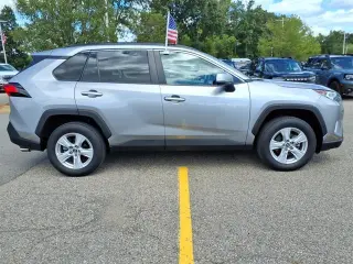 Toyota RAV4 2019 AWD XLE 4p SUV