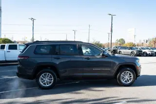 Jeep Grand Cherokee L 2025 4x2 Laredo 4p SUV