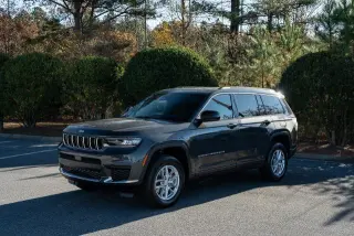 Jeep Grand Cherokee L 2025 4x2 Laredo 4p SUV