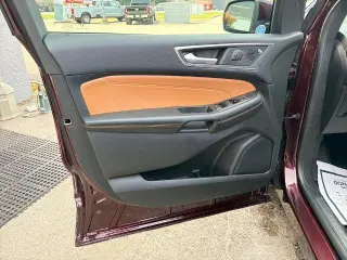 Ford Edge 2023 AWD Titanium 4dr Crossover