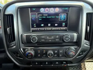 Chevrolet Silverado 3500HD 2015 4x4 LTZ 4dr Crew Cab SRW