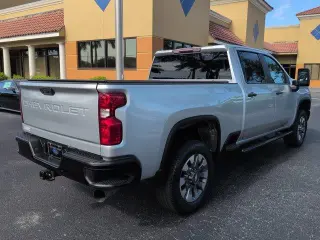 Chevrolet Silverado 2500HD 2023 4x4 Custom 4p Crew Cab SB