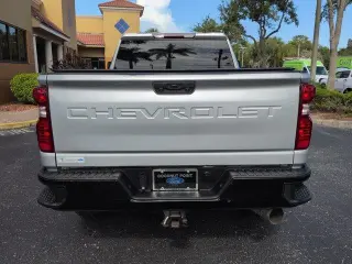 Chevrolet Silverado 2500HD 2023 4x4 Custom 4p Crew Cab SB