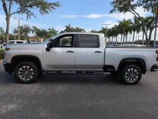 Chevrolet Silverado 2500HD 2023 4x4 Custom 4p Crew Cab SB