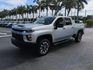 Chevrolet Silverado 2500HD 2023 4x4 Custom 4p Crew Cab SB
