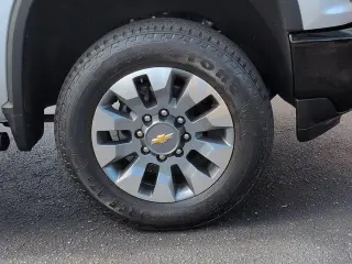 Chevrolet Silverado 2500HD 2023 4x4 Custom 4p Crew Cab SB