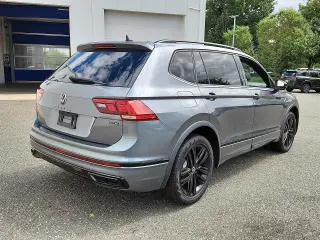 Volkswagen Tiguan 2022 AWD SE R-Line Negra 4Motion 4p SUV