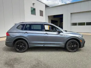 Volkswagen Tiguan 2022 AWD SE R-Line Negra 4Motion 4p SUV
