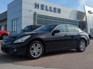 INFINITI G37 Sedán 2013 tracción en todas las ruedas x 4 puertas Sedán