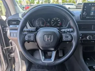 Honda Pilot 2025 AWD Touring 4p SUV