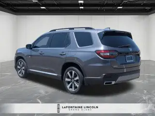Honda Pilot 2025 AWD Touring 4p SUV
