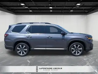 Honda Pilot 2025 AWD Touring 4p SUV