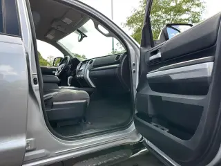 2014 Toyota Tundra Truck