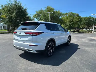 2024 Mitsubishi Outlander
