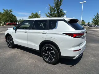 2024 Mitsubishi Outlander
