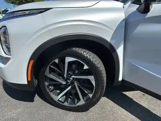 2024 Mitsubishi Outlander