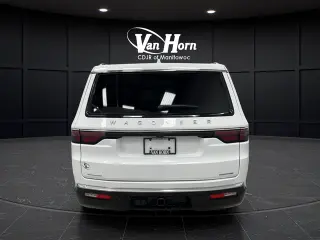 2023 Jeep Wagoneer