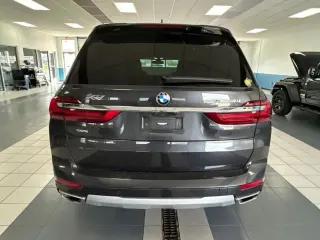 2022 BMW X7