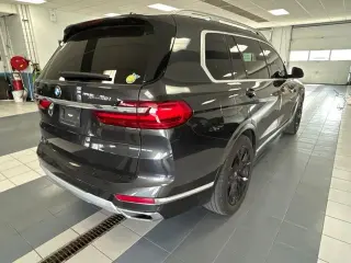 2022 BMW X7