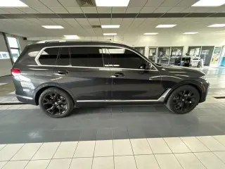 2022 BMW X7