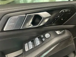 2022 BMW X7
