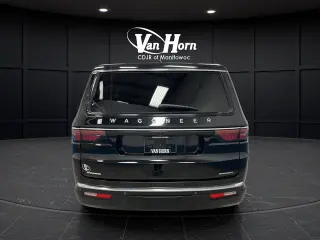2022 Jeep Wagoneer