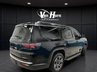 2022 Jeep Wagoneer