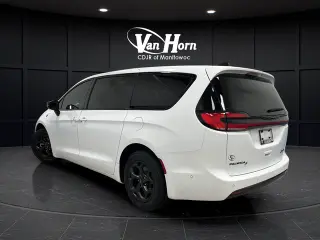 2024 Chrysler Pacifica Hybrid