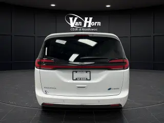 2023 Chrysler Pacifica Hybrid