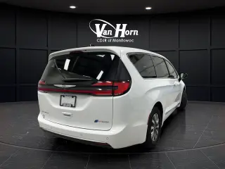 2023 Chrysler Pacifica Hybrid