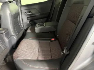 2025 Nissan Kicks