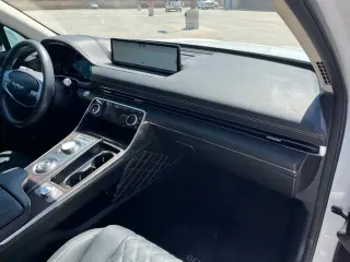 2023 Genesis GV80
