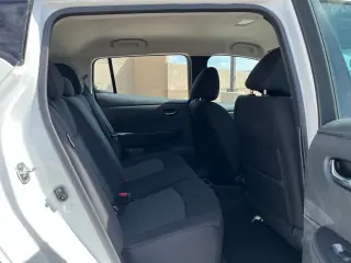 2025 Nissan Leaf