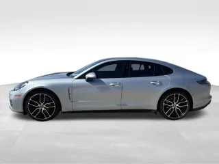 2023 Porsche Panamera