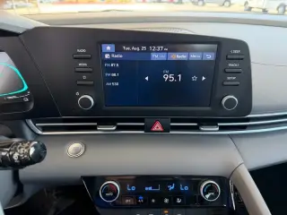 2025 Hyundai Elantra Hybrid