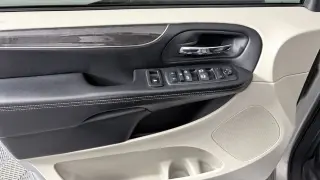 Chrysler Town & Country 2012