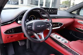 2025 Genesis GV70