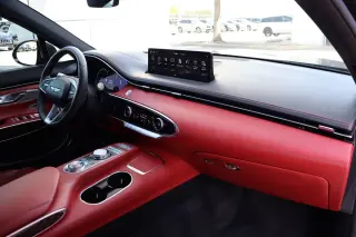 2025 Genesis GV70