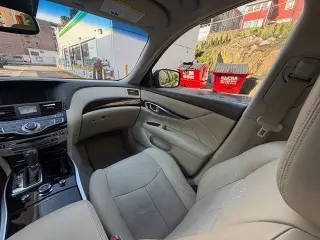 2013 INFINITI M37